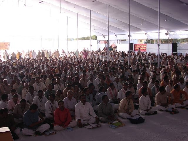 Delegates at ABPS paying rapt attention to Ma.Sarkaryavah ABPS 2013 pictures